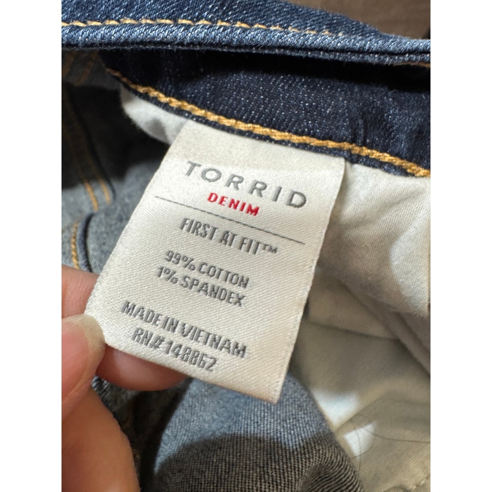 Torrid Relaxed Boot Jean Vintage Stretch Dark Wash Plus Size 24 x 32.5" Inseam - Picture 5 of 7